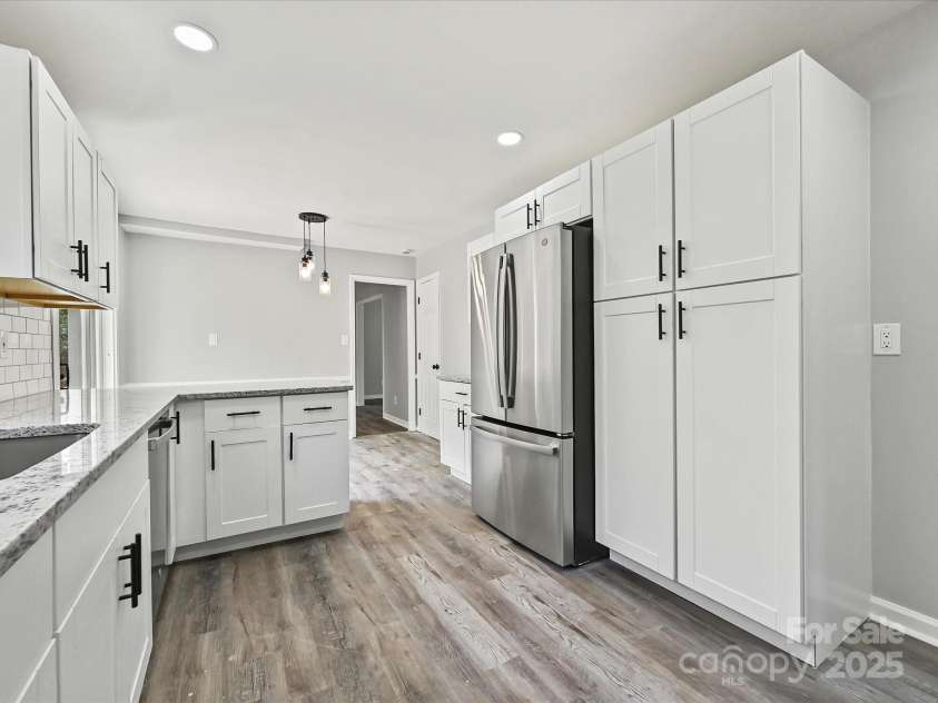 2544 Cedarwild Road, Charlotte, NC 28212.  MLS# CAR4282923, YatesRealty ID 14112. 