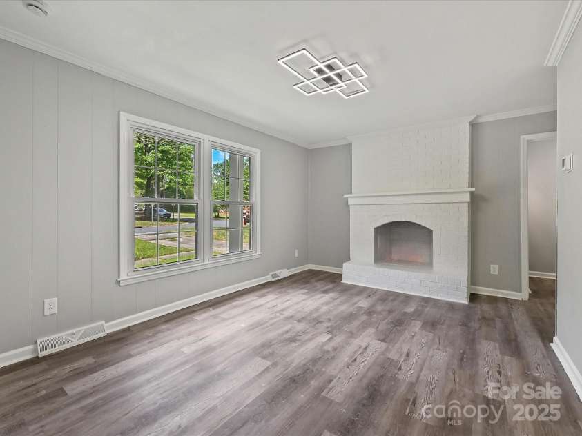 2544 Cedarwild Road, Charlotte, NC 28212.  MLS# CAR4282923, YatesRealty ID 14112. 