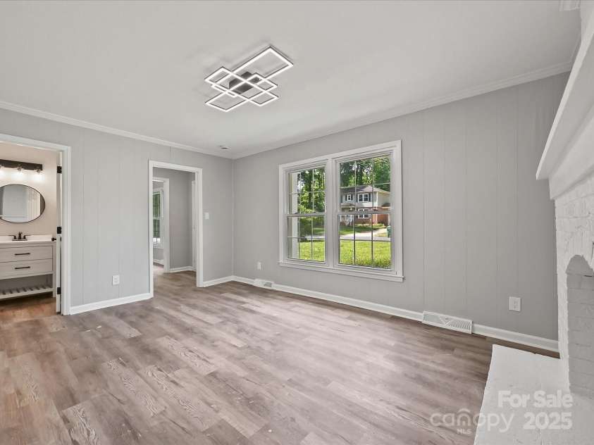 2544 Cedarwild Road, Charlotte, NC 28212.  MLS# CAR4282923, YatesRealty ID 14112. 
