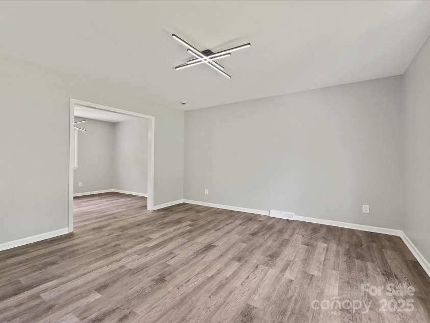 2544 Cedarwild Road, Charlotte, NC 28212.  MLS# CAR4282923, YatesRealty ID 14112. 