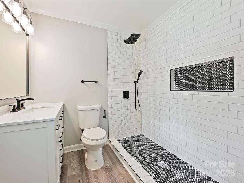 2544 Cedarwild Road, Charlotte, NC 28212.  MLS# CAR4282923, YatesRealty ID 14112. 