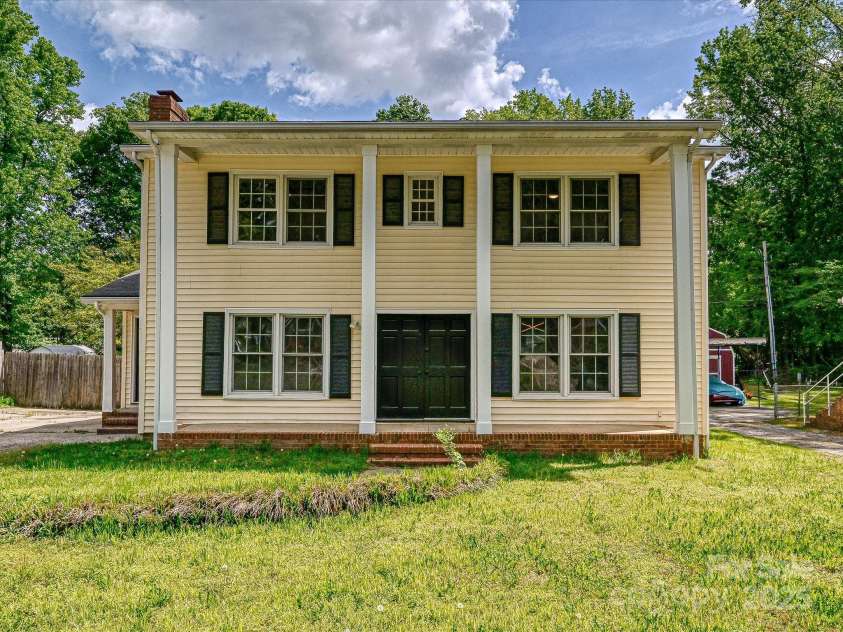 2544 Cedarwild Road, Charlotte, NC 28212.  MLS# CAR4282923, YatesRealty ID 14112. 