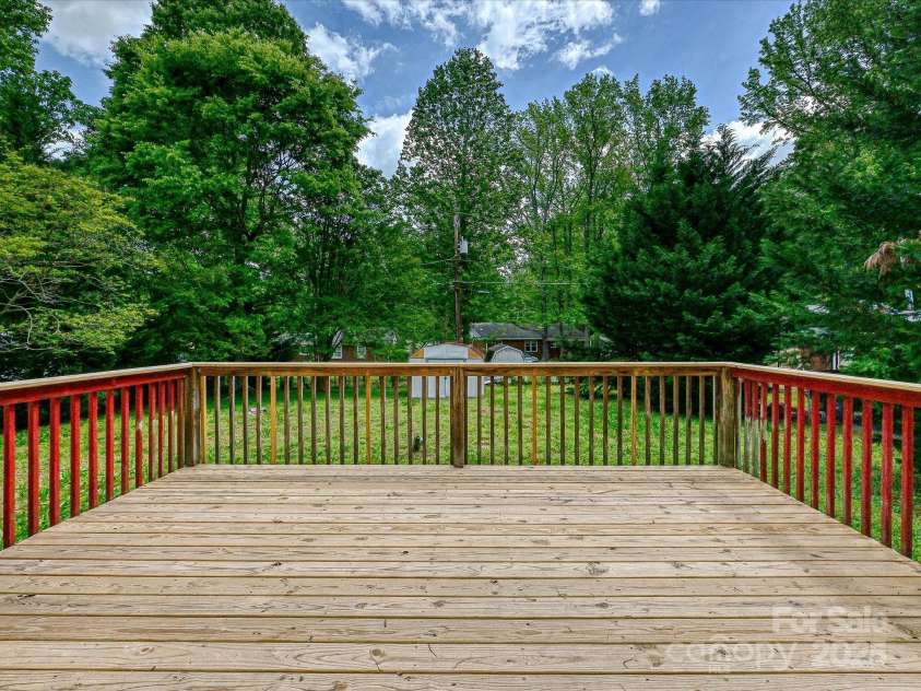 2544 Cedarwild Road, Charlotte, NC 28212.  MLS# CAR4282923, YatesRealty ID 14112. 