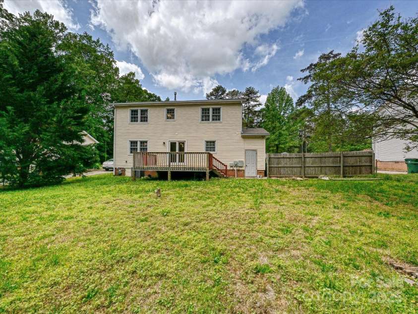 2544 Cedarwild Road, Charlotte, NC 28212.  MLS# CAR4282923, YatesRealty ID 14112. 