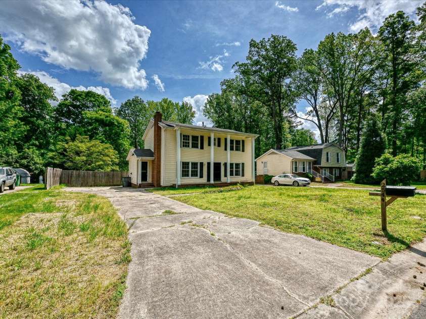2544 Cedarwild Road, Charlotte, NC 28212.  MLS# CAR4282923, YatesRealty ID 14112. 