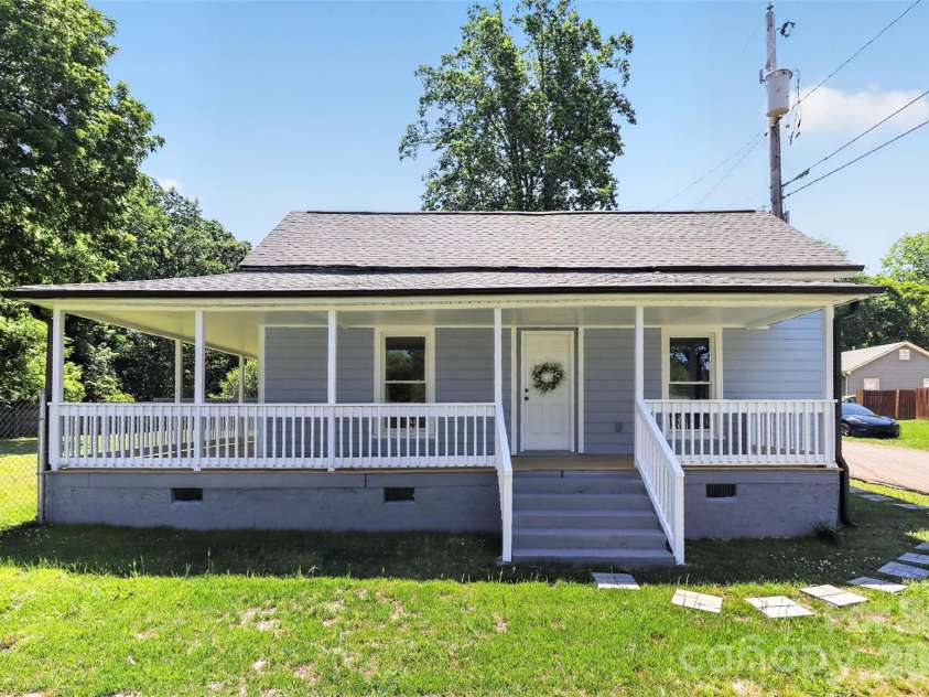 110 Wells Street, Kings Mountain, NC 28086.  MLS# CAR4341383, YatesRealty ID 14114. 
