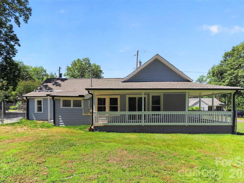 110 Wells Street, Kings Mountain, NC 28086.  MLS# CAR4341383, YatesRealty ID 14114. 
