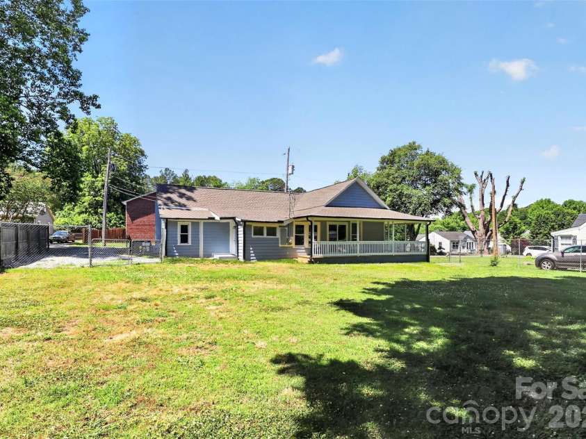 110 Wells Street, Kings Mountain, NC 28086.  MLS# CAR4341383, YatesRealty ID 14114. 