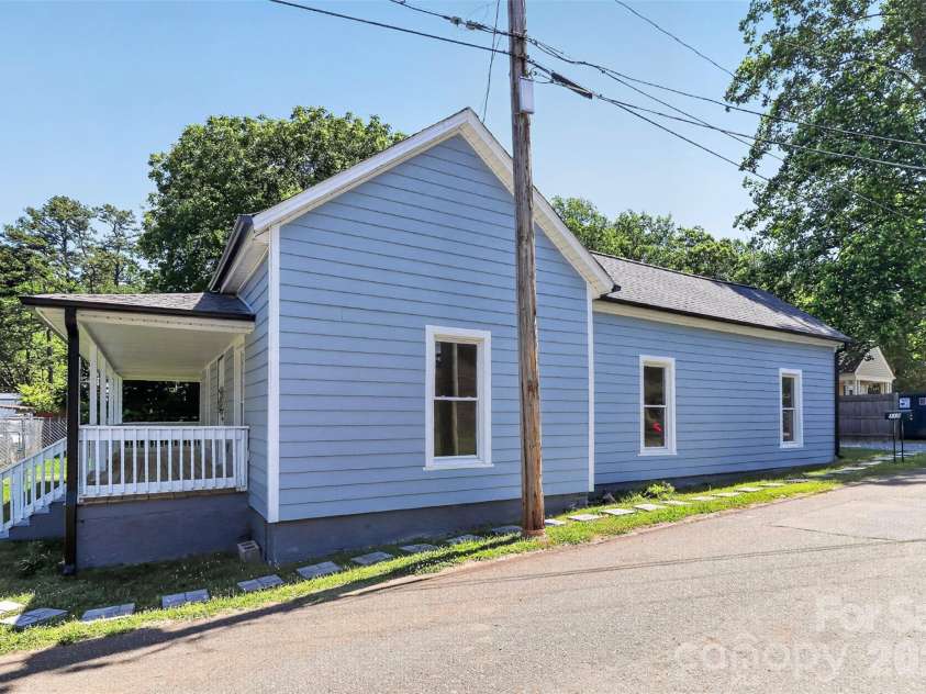 110 Wells Street, Kings Mountain, NC 28086.  MLS# CAR4341383, YatesRealty ID 14114. 