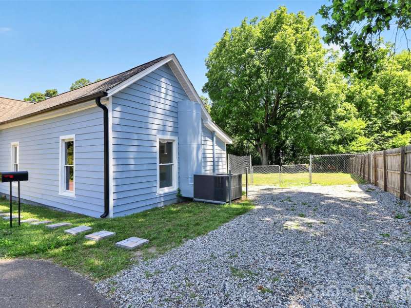 110 Wells Street, Kings Mountain, NC 28086.  MLS# CAR4341383, YatesRealty ID 14114. 