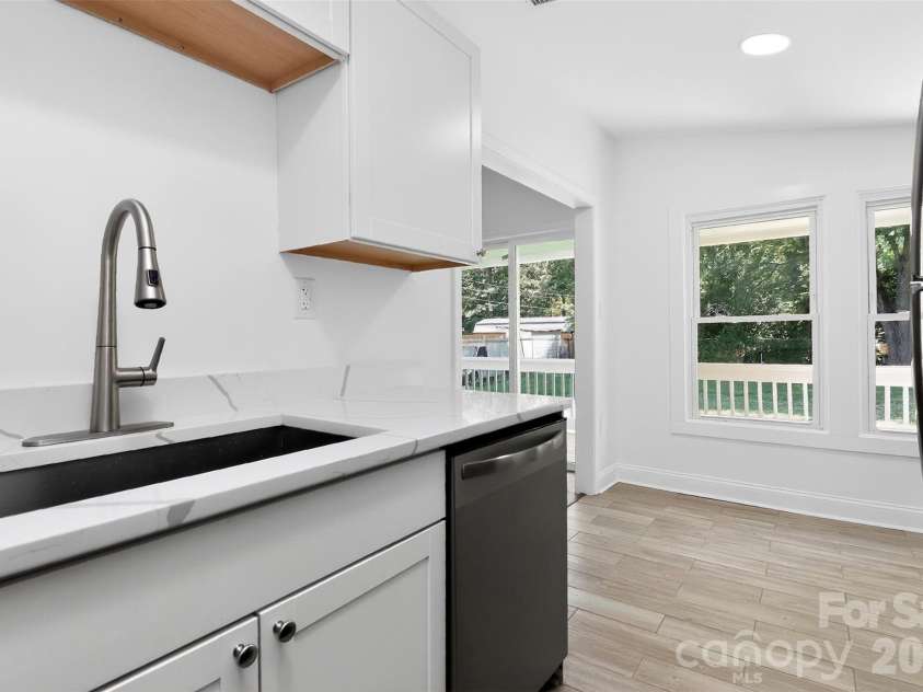 110 Wells Street, Kings Mountain, NC 28086.  MLS# CAR4341383, YatesRealty ID 14114. Kitchen