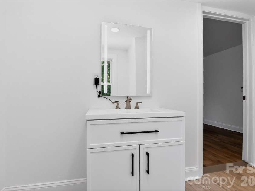 110 Wells Street, Kings Mountain, NC 28086.  MLS# CAR4341383, YatesRealty ID 14114. Primary bathroom