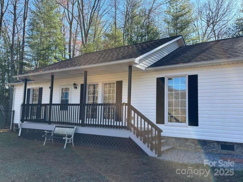 493 Spring Hill Road, Bakersville, NC 28705.  MLS# CAR4308372, YatesRealty ID 14115. 