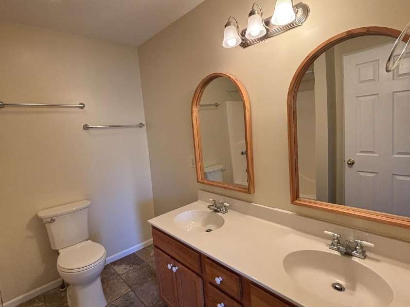 493 Spring Hill Road, Bakersville, NC 28705.  MLS# CAR4308372, YatesRealty ID 14115. Main bath