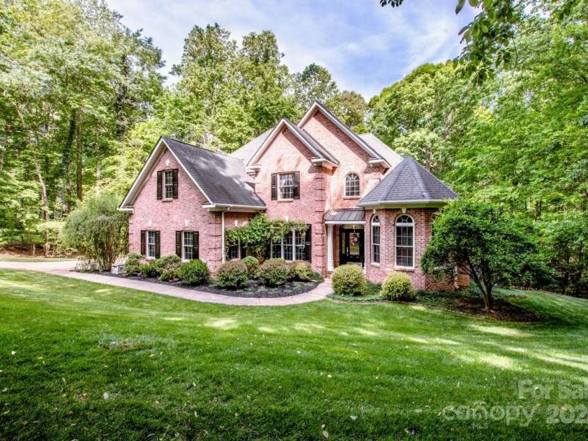 112 Eagle Chase Lane, Troutman, NC 28166.  MLS# CAR4254308, YatesRealty ID 14117. 