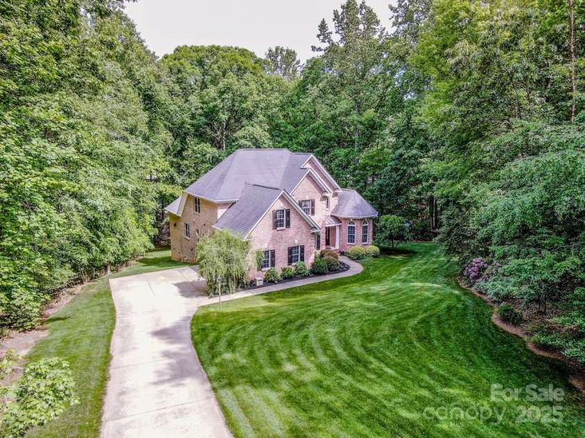 112 Eagle Chase Lane, Troutman, NC 28166.  MLS# CAR4254308, YatesRealty ID 14117. 
