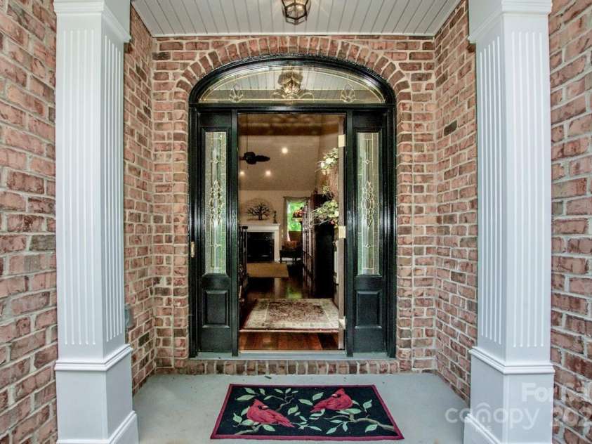 112 Eagle Chase Lane, Troutman, NC 28166.  MLS# CAR4254308, YatesRealty ID 14117. 