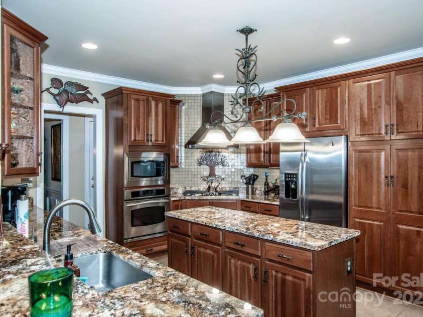 112 Eagle Chase Lane, Troutman, NC 28166.  MLS# CAR4254308, YatesRealty ID 14117. 