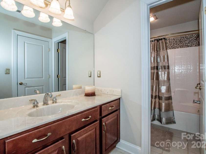 112 Eagle Chase Lane, Troutman, NC 28166.  MLS# CAR4254308, YatesRealty ID 14117. 