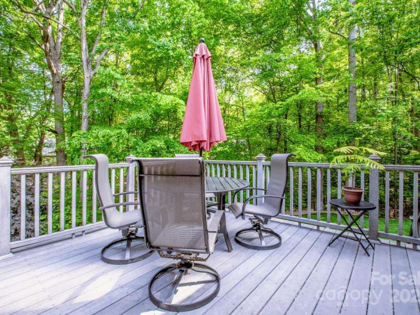 112 Eagle Chase Lane, Troutman, NC 28166.  MLS# CAR4254308, YatesRealty ID 14117. 