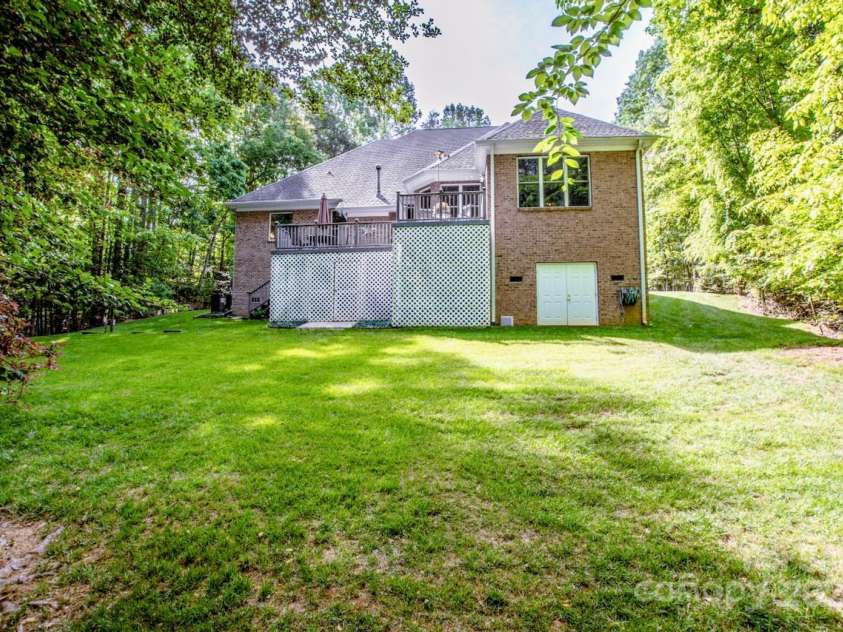 112 Eagle Chase Lane, Troutman, NC 28166.  MLS# CAR4254308, YatesRealty ID 14117. 