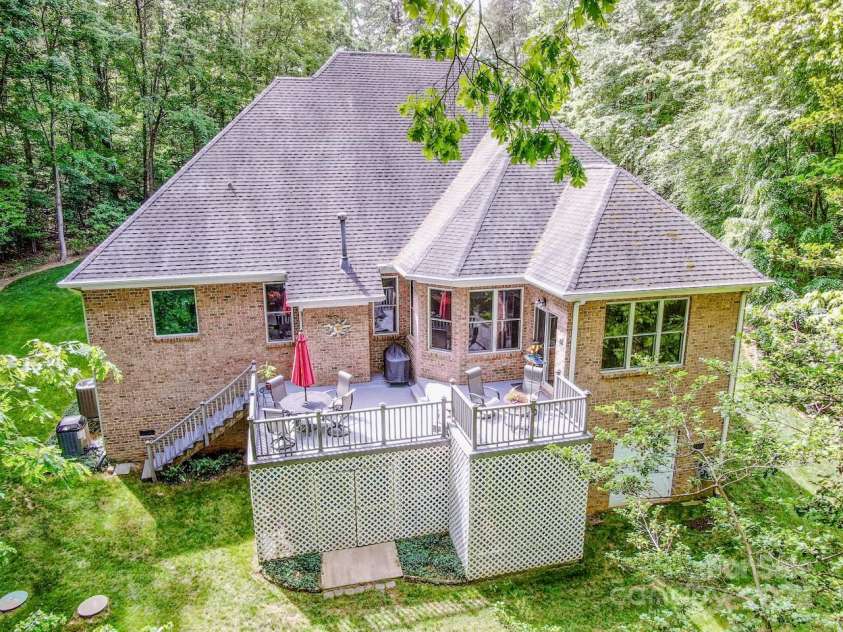 112 Eagle Chase Lane, Troutman, NC 28166.  MLS# CAR4254308, YatesRealty ID 14117. 