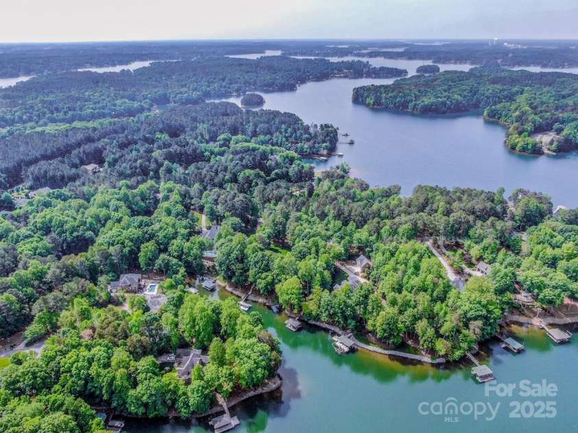 112 Eagle Chase Lane, Troutman, NC 28166.  MLS# CAR4254308, YatesRealty ID 14117. 