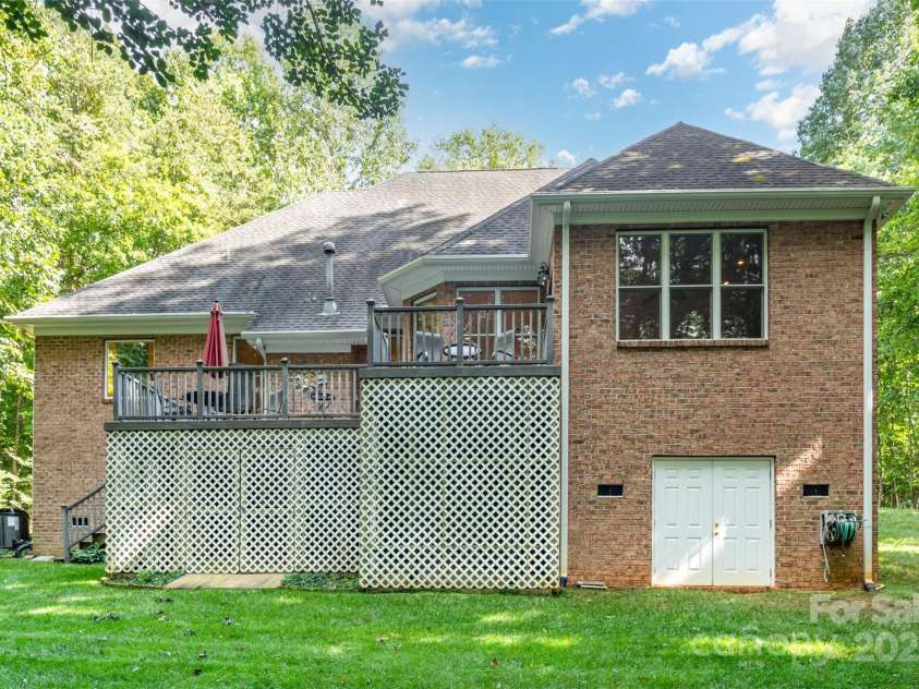112 Eagle Chase Lane, Troutman, NC 28166.  MLS# CAR4296376, YatesRealty ID 14117. 