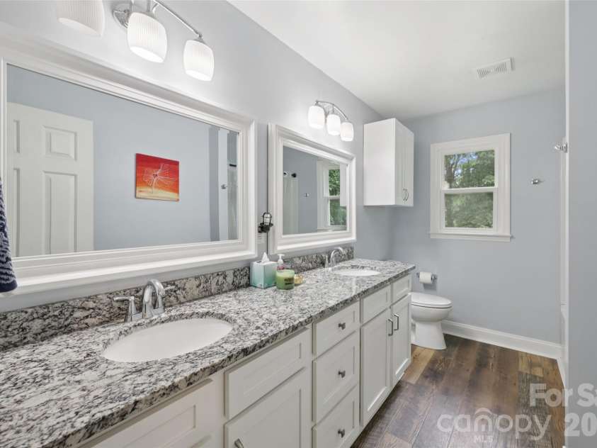 798 Pine Haven Circle, Clover, SC 29710.  MLS# CAR4359577, YatesRealty ID 14117. 2nd Flr - Full Bath w/dual vanity, granite counter and framed mirrors