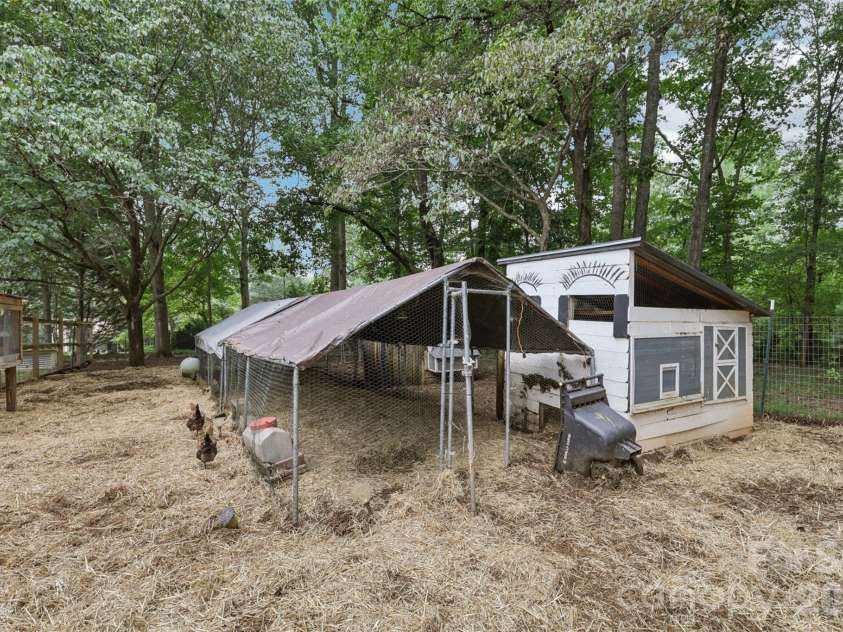 798 Pine Haven Circle, Clover, SC 29710.  MLS# CAR4359577, YatesRealty ID 14117. Dedicated chicken area