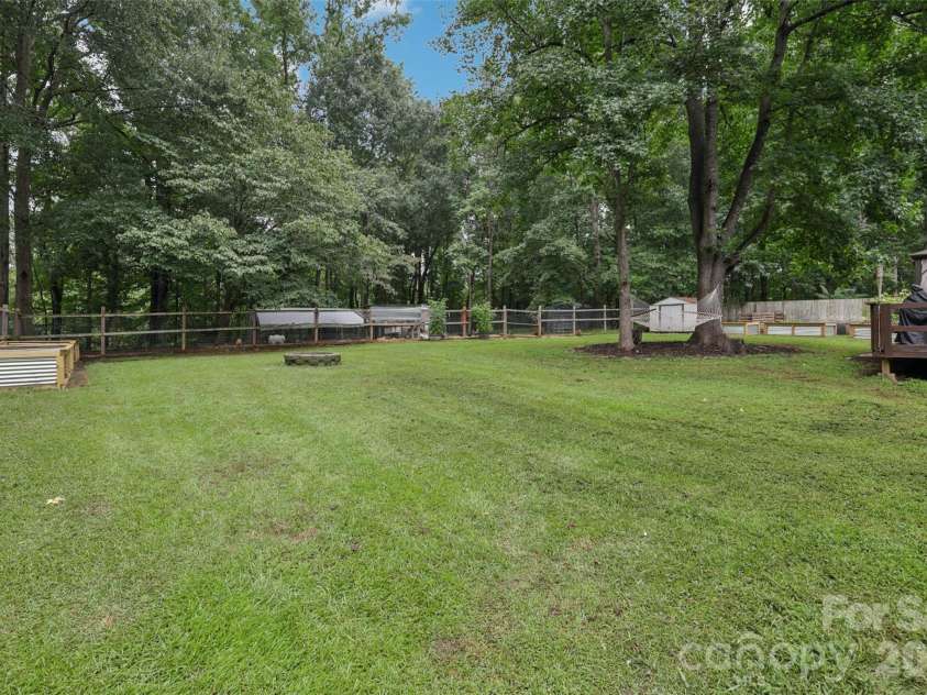 798 Pine Haven Circle, Clover, SC 29710.  MLS# CAR4359577, YatesRealty ID 14117. Garden beds