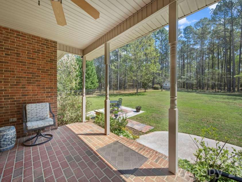 2909 Lakeshore Drive, Chester, SC 29706.  MLS# CAR4367070, YatesRealty ID 14118. 