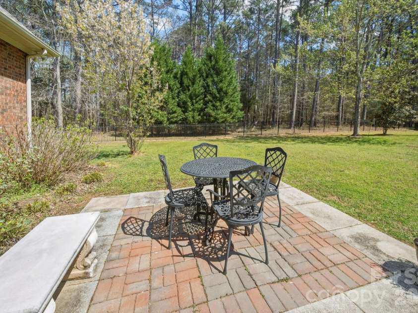 2909 Lakeshore Drive, Chester, SC 29706.  MLS# CAR4367070, YatesRealty ID 14118. 