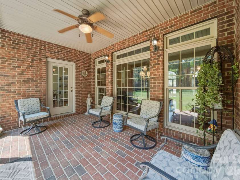 2909 Lakeshore Drive, Chester, SC 29706.  MLS# CAR4367070, YatesRealty ID 14118. 