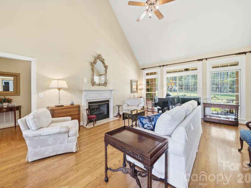 2909 Lakeshore Drive, Chester, SC 29706.  MLS# CAR4367070, YatesRealty ID 14118. 