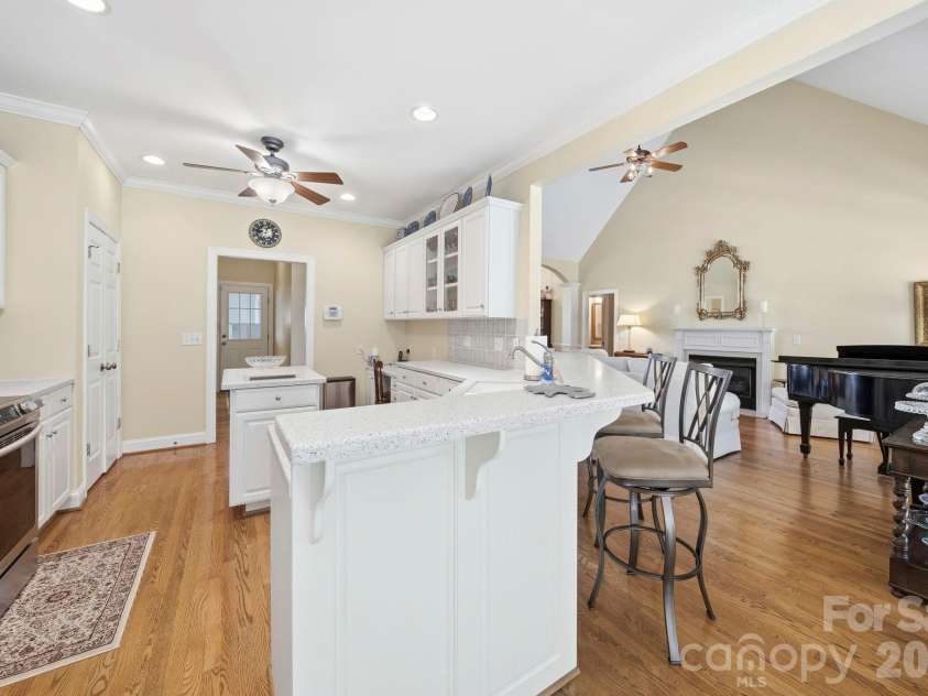 2909 Lakeshore Drive, Chester, SC 29706.  MLS# CAR4367070, YatesRealty ID 14118. 
