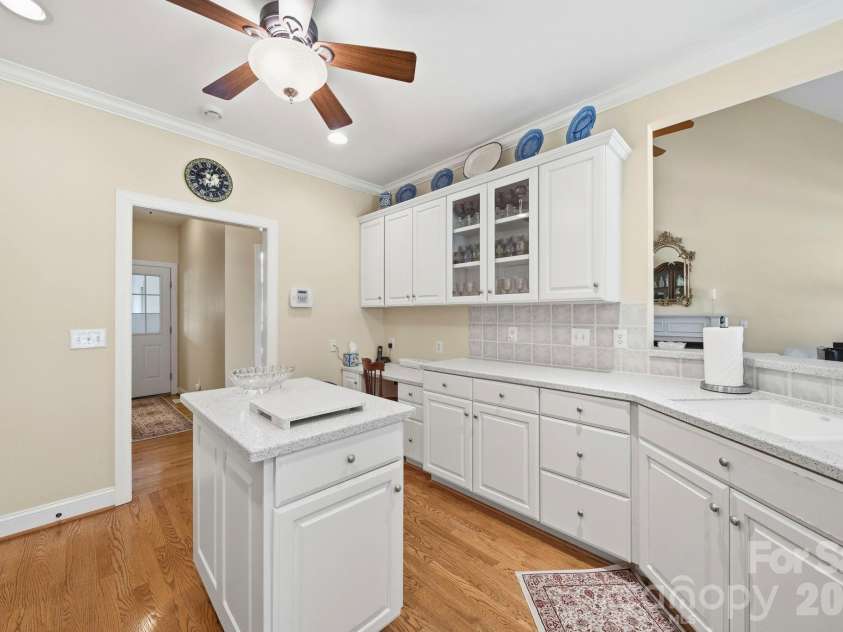 2909 Lakeshore Drive, Chester, SC 29706.  MLS# CAR4367070, YatesRealty ID 14118. 