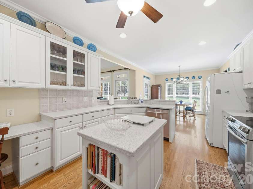 2909 Lakeshore Drive, Chester, SC 29706.  MLS# CAR4367070, YatesRealty ID 14118. 