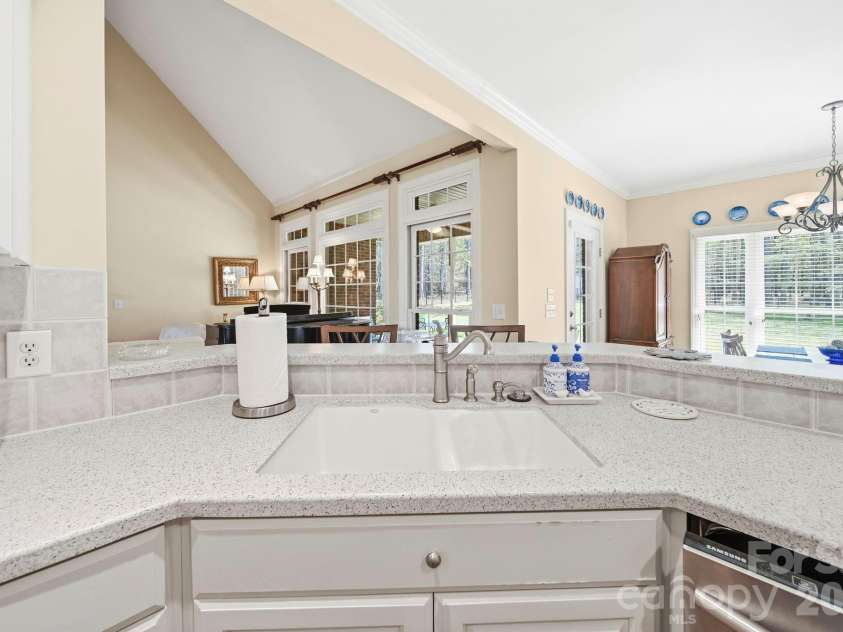 2909 Lakeshore Drive, Chester, SC 29706.  MLS# CAR4367070, YatesRealty ID 14118. 