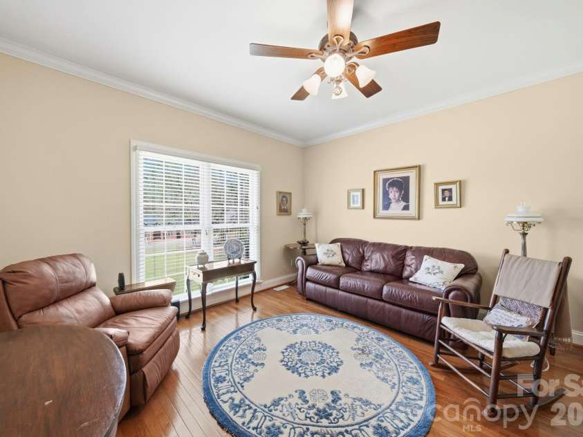 2909 Lakeshore Drive, Chester, SC 29706.  MLS# CAR4367070, YatesRealty ID 14118. 