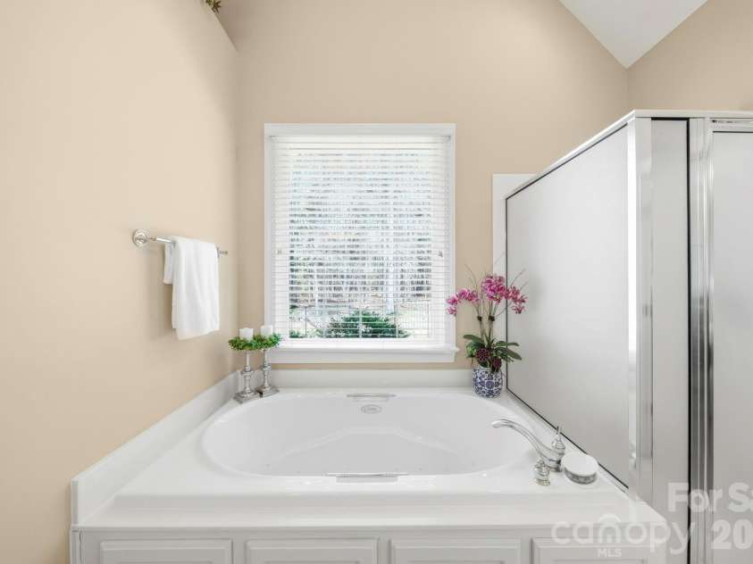 2909 Lakeshore Drive, Chester, SC 29706.  MLS# CAR4367070, YatesRealty ID 14118. 