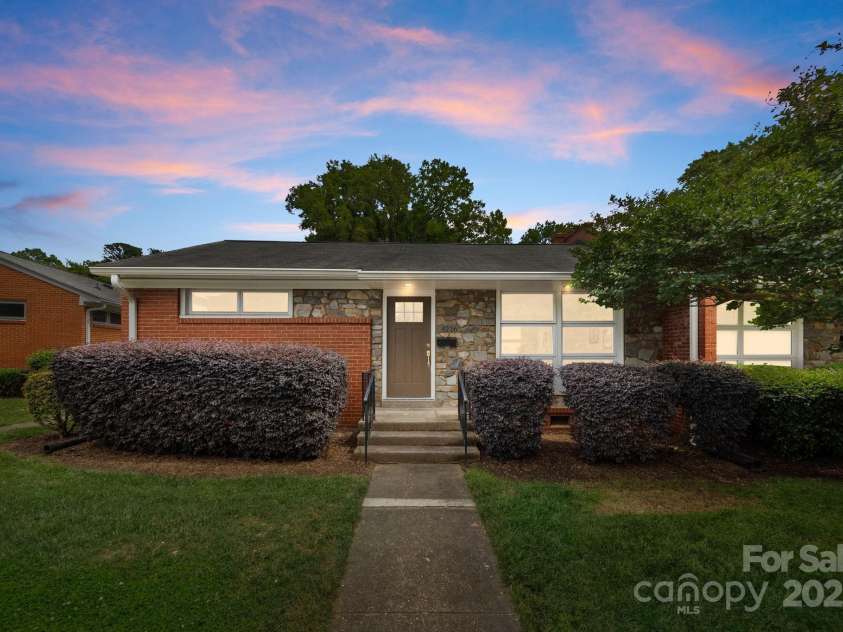 4226 Randolph Road, Charlotte, NC 28211.  MLS# CAR4258784, YatesRealty ID 14119. 