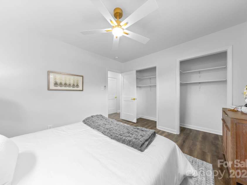 4226 Randolph Road, Charlotte, NC 28211.  MLS# CAR4258784, YatesRealty ID 14119. 