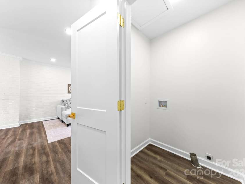 4226 Randolph Road, Charlotte, NC 28211.  MLS# CAR4258784, YatesRealty ID 14119. 