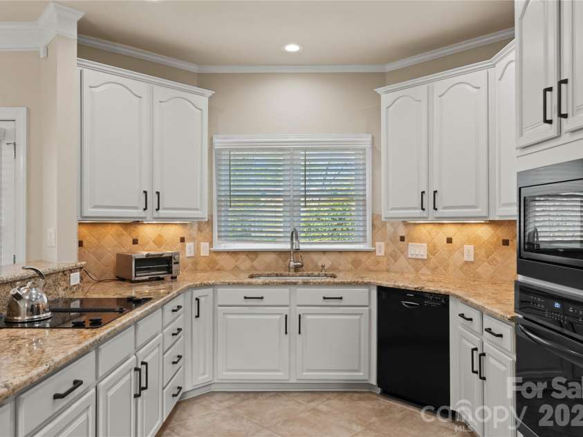 4708 Heatherton Place, Charlotte, NC 28270.  MLS# CAR4363271, YatesRealty ID 14119. 