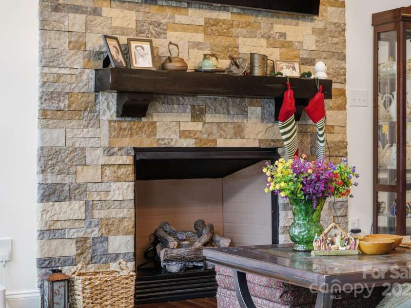 13512 Michael Lynn Road, Charlotte, NC 28278.  MLS# CAR4329599, YatesRealty ID 1412. 