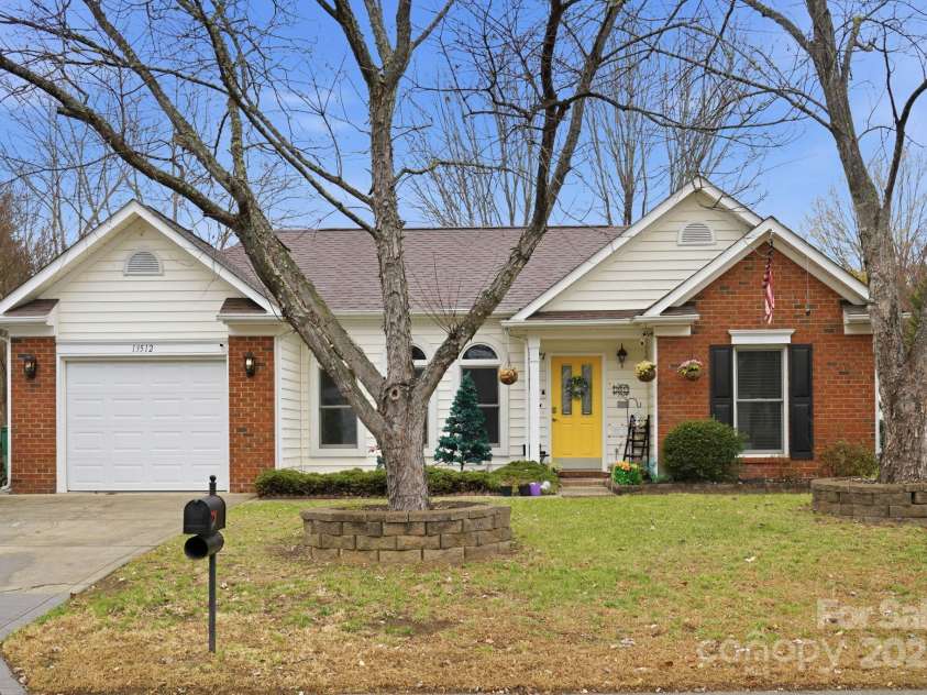 13512 Michael Lynn Road, Charlotte, NC 28278.  MLS# CAR4329599, YatesRealty ID 1412. 