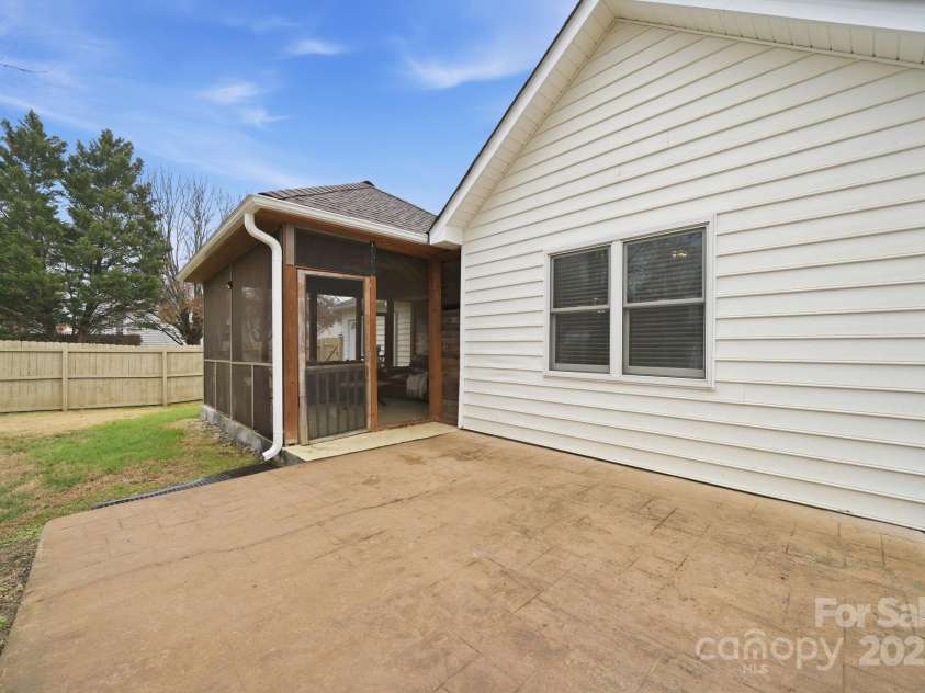 13512 Michael Lynn Road, Charlotte, NC 28278.  MLS# CAR4329599, YatesRealty ID 1412. 