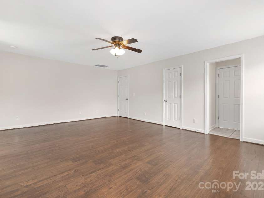 8206 Stourhead Gardens Lane, Waxhaw, NC 28173.  MLS# CAR4250920, YatesRealty ID 14120. 