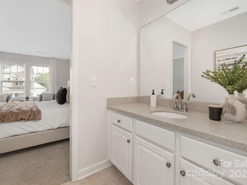 8206 Stourhead Gardens Lane, Waxhaw, NC 28173.  MLS# CAR4250920, YatesRealty ID 14120. 